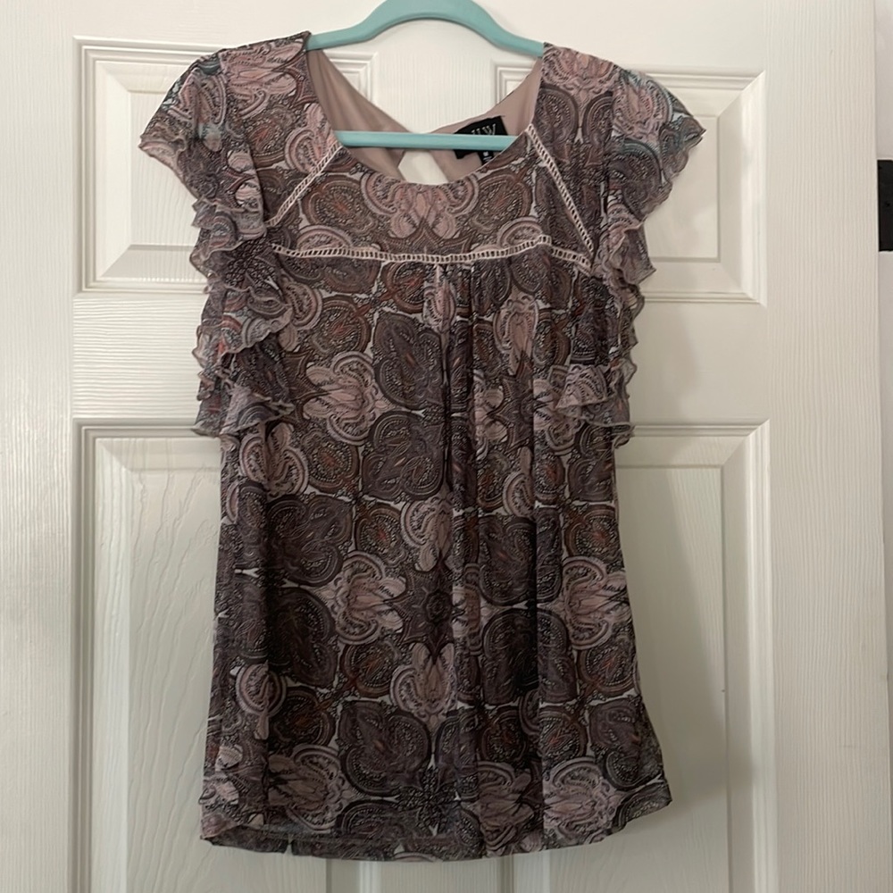 NWT Flutter sleeve blouse. Pink, taupe and melon colors.